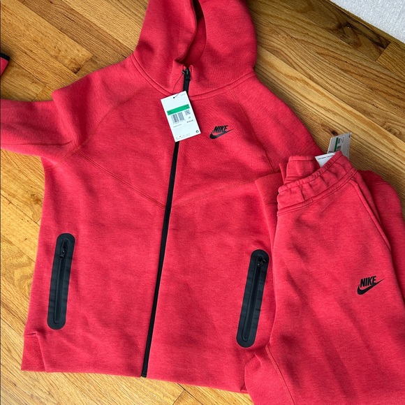 Nike tech - Picture 8 of 8